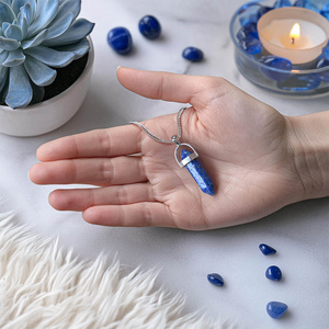 Riipus lapis lazuli pussissa + ketju