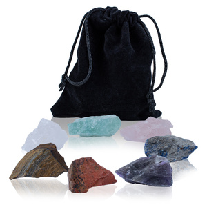 7 Chakra-kiven setti - pussukassa