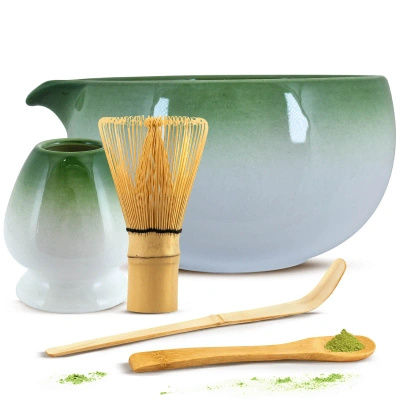 Matcha-teen valmistustarvikkeet