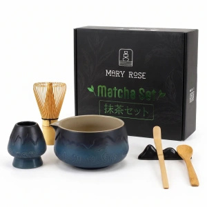 Lahjasetti: matcha-teen valmistustarvikkeet