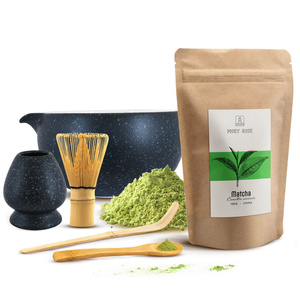 Matcha-teen valmistustarvikkeet: matcha 100g + tarvikkeet