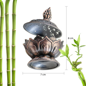 Lotus suitsukkeenpidin (arkku)