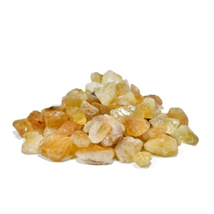 Lahjasetti rituaaleja ja vetovoimaa varten: suitsukkeet + sitriini + kynttilä.