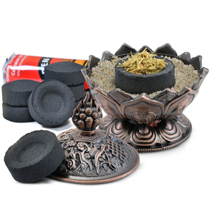 Palo Santon lastujen, suitsukepolttimen ja suitsukehiilen setti.