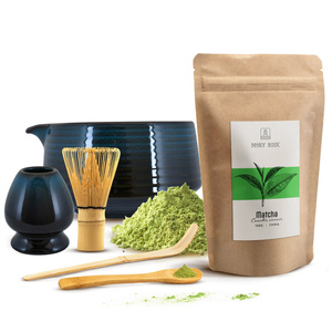 Matcha-teen valmistustarvikkeet: matcha 100g + tarvikkeet