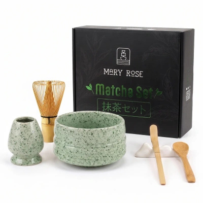 Lahjasetti: matcha-teen valmistustarvikkeet