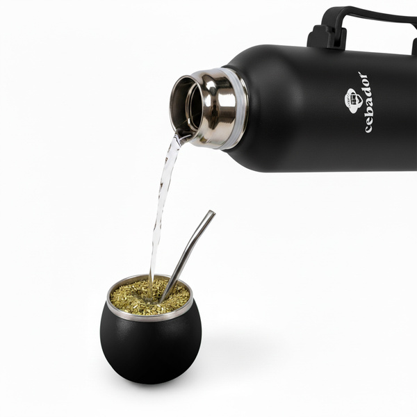 YerbaGo - Termoskannu, jossa on Mate-kurpitsa ja Bombilla 1,3 L - musta
