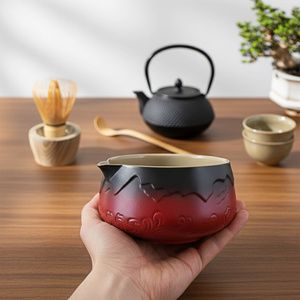 Matchawan - Keraaminen Matcha-kulho, jossa nokka - Mountain (punainen)