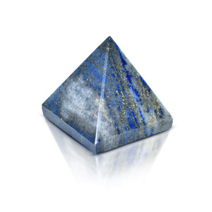 7 chakra-kiven sarja - pyramidit