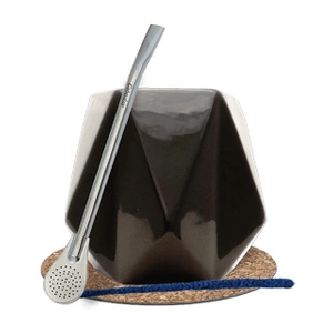 Aseta Gourd Diamante yerba matea varten.