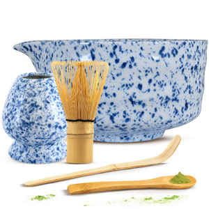 Matcha-teen valmistustarvikkeet